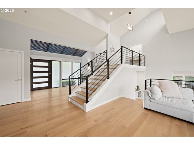 2236 SUMMIT Ct, Lake Oswego, OR 97034
