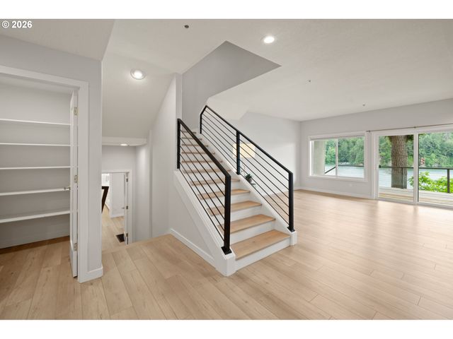 2236 SUMMIT Ct, Lake Oswego, OR 97034