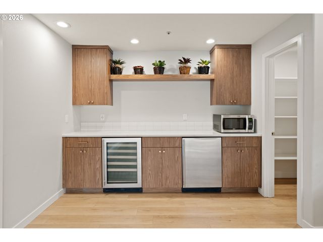 2236 SUMMIT Ct, Lake Oswego, OR 97034