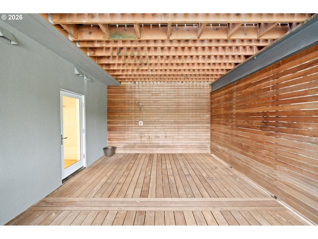 2236 SUMMIT Ct, Lake Oswego, OR 97034