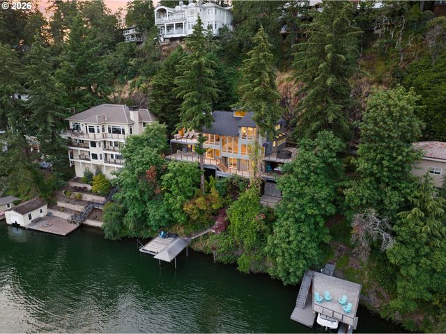 2236 SUMMIT Ct, Lake Oswego, OR 97034