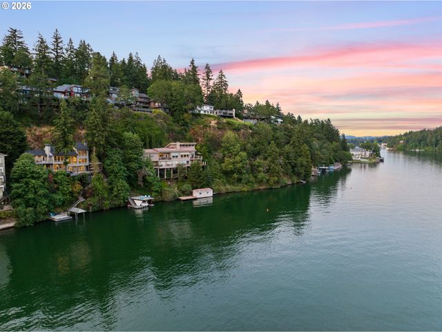 2236 SUMMIT Ct, Lake Oswego, OR 97034