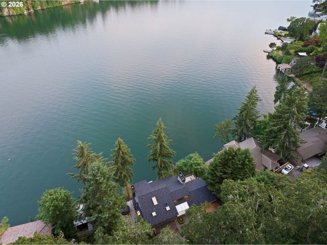 2236 SUMMIT Ct, Lake Oswego, OR 97034
