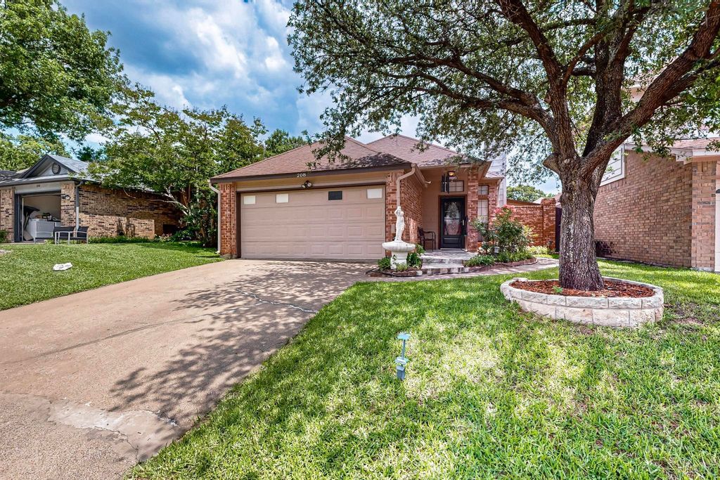 208 Lydia Circle, Irving, TX 75060