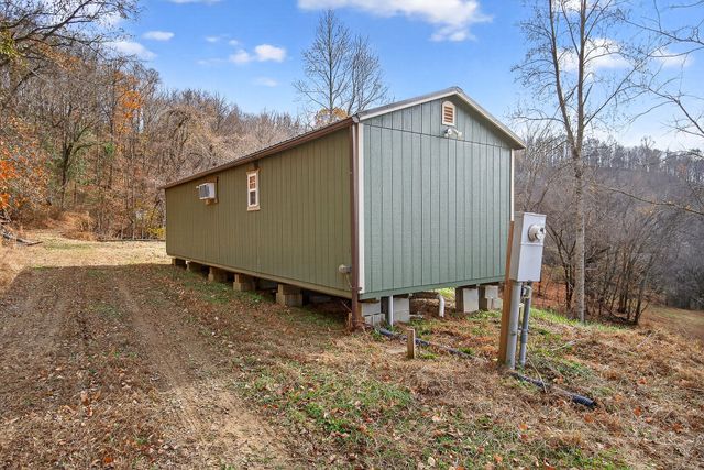 4187 Gladdice Hwy, Gainesboro, TN 38562