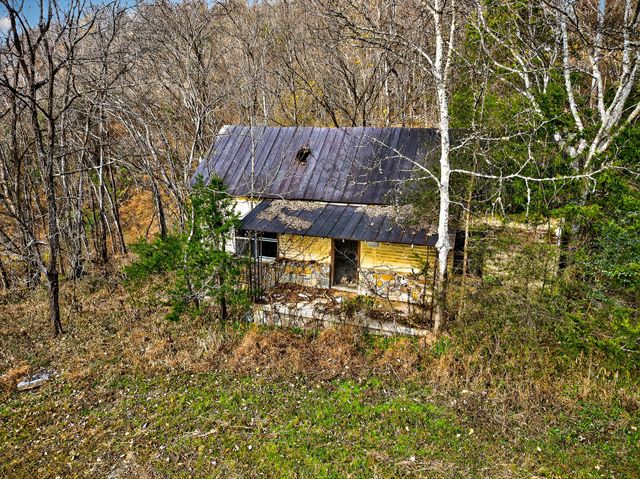 4187 Gladdice Hwy, Gainesboro, TN 38562