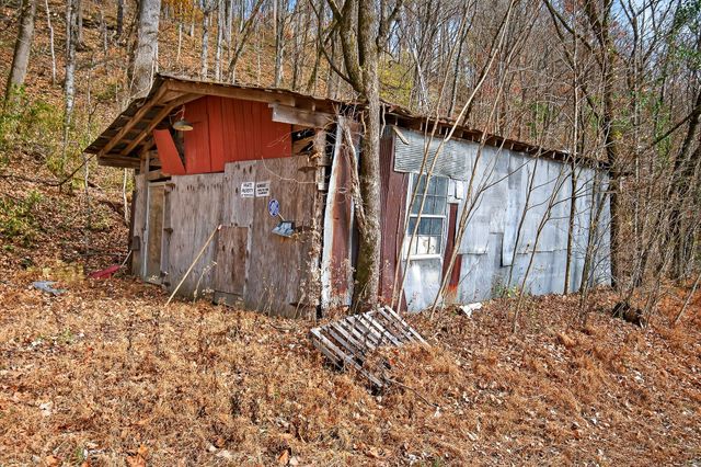 4187 Gladdice Hwy, Gainesboro, TN 38562