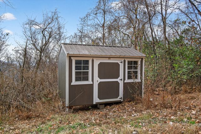 4187 Gladdice Hwy, Gainesboro, TN 38562