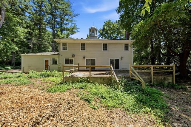 19 Pheasant Hill Lane, Old Brookville, NY 11545