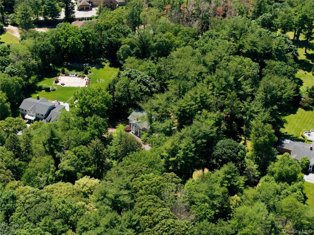 19 Pheasant Hill Lane, Old Brookville, NY 11545