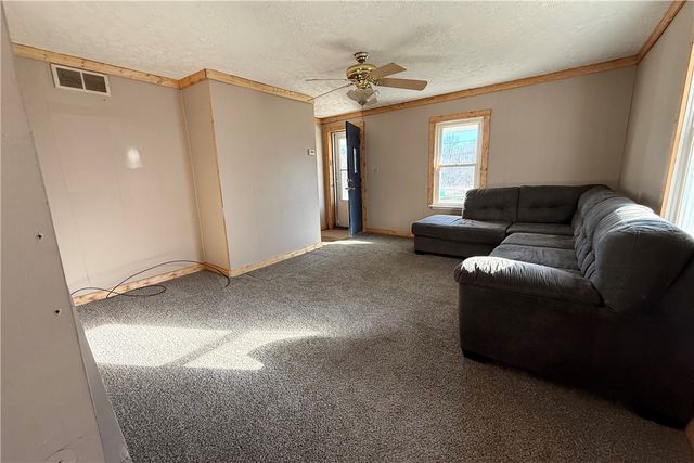 2343 Downing Ln, Hermitage, PA 16148