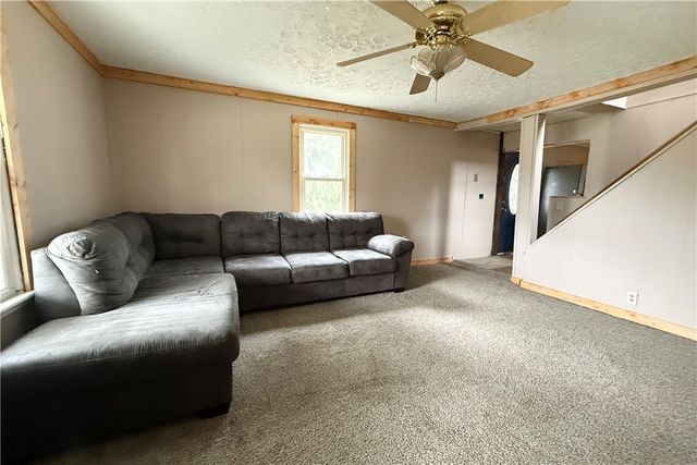 2343 Downing Ln, Hermitage, PA 16148