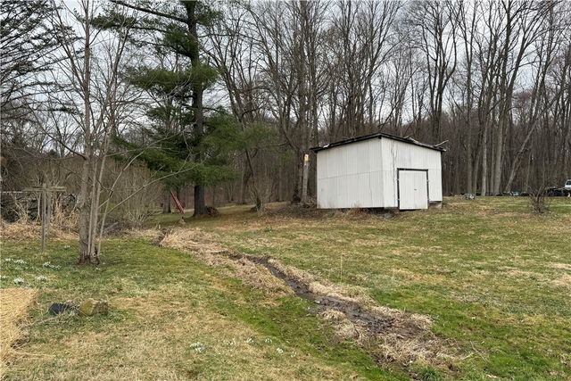 2343 Downing Ln, Hermitage, PA 16148