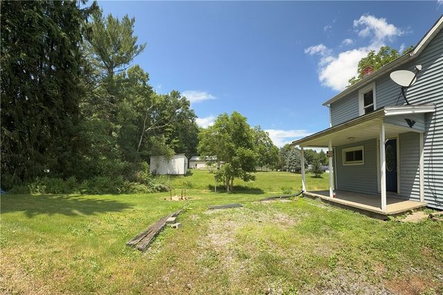 2343 Downing Ln, Hermitage, PA 16148