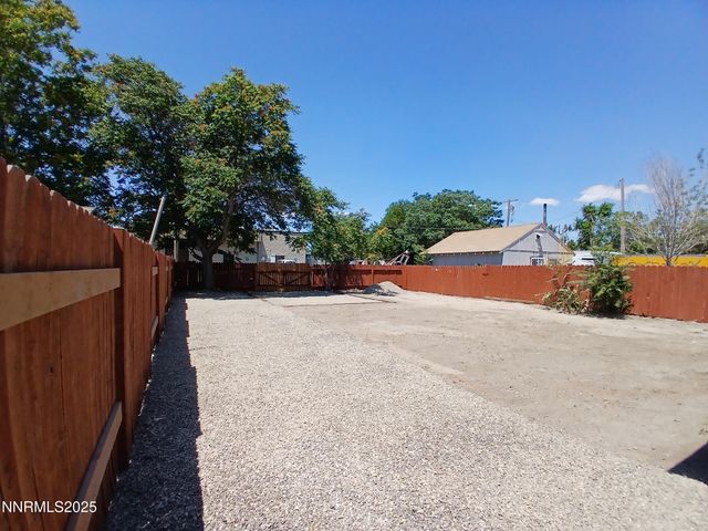 635 Grinnel Avenue, Lovelock, NV 89419