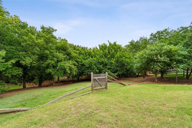 3012 Longmeadow, Edmond, OK 73003