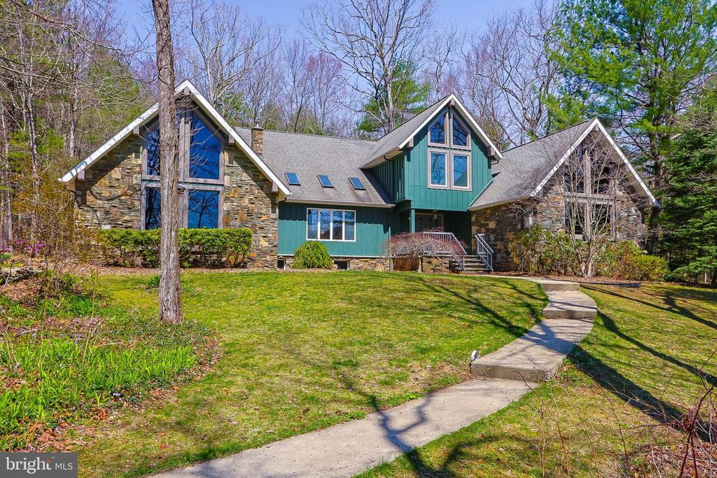 376 HTY RD, Kunkletown, PA 18058