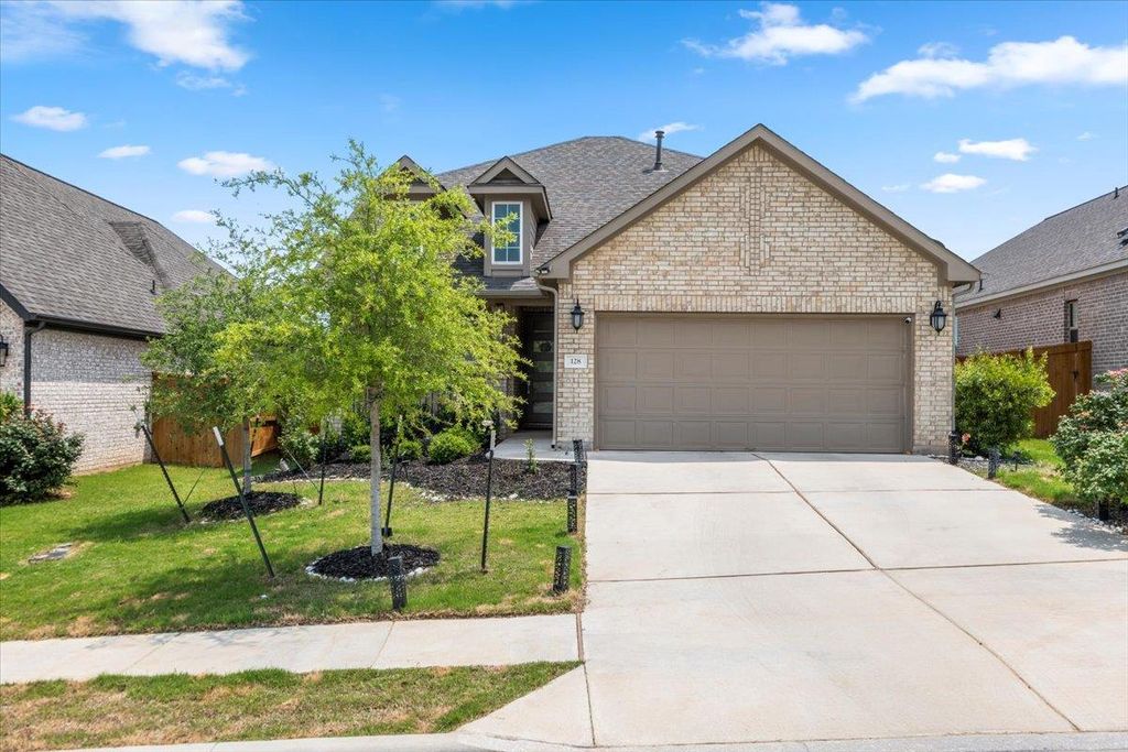 128 Green Knoll LN, Georgetown, TX 78628