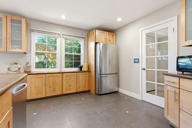 65 Mountain View Place, San Mateo, CA 94402