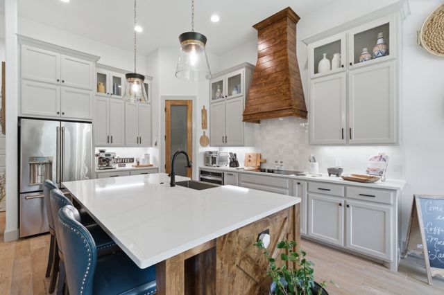 1054 Meadow Wood Terrace, Azle, TX 76020
