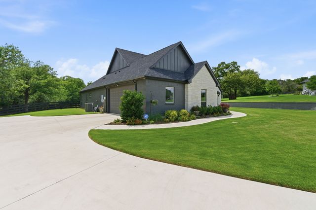 1054 Meadow Wood Terrace, Azle, TX 76020
