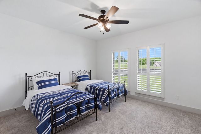 1054 Meadow Wood Terrace, Azle, TX 76020