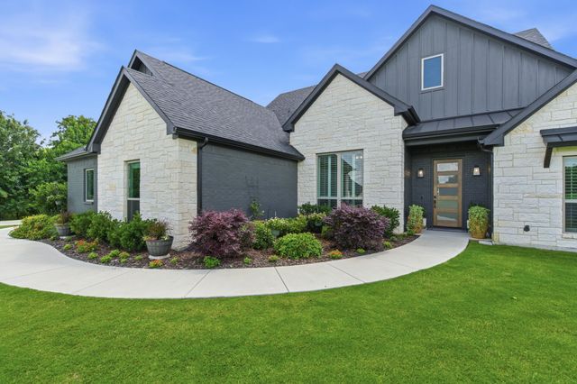 1054 Meadow Wood Terrace, Azle, TX 76020