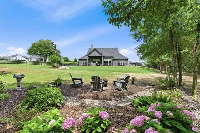 1054 Meadow Wood Terrace, Azle, TX 76020