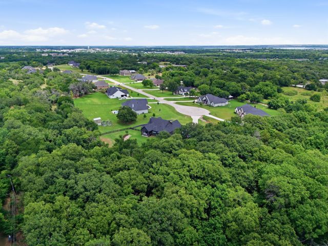 1054 Meadow Wood Terrace, Azle, TX 76020