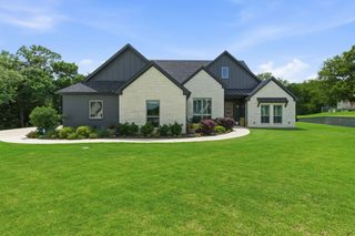 1054 Meadow Wood Terrace, Azle, TX 76020