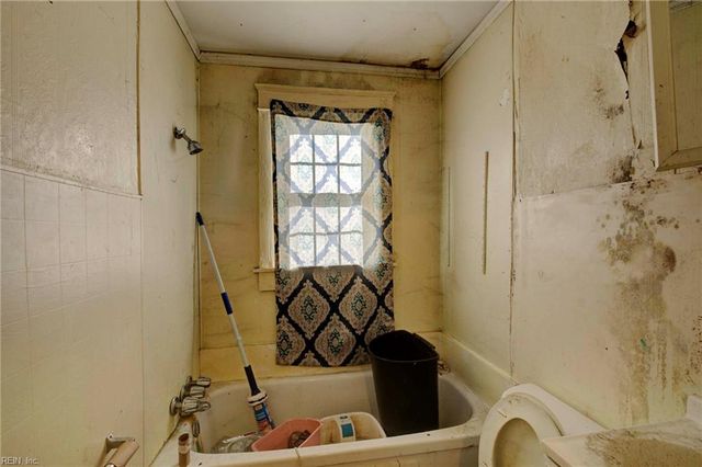 4028 Buena Vista RD, Saluda, VA 23149