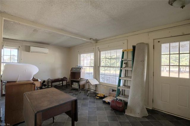 4028 Buena Vista RD, Saluda, VA 23149