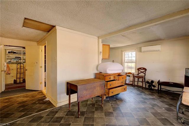 4028 Buena Vista RD, Saluda, VA 23149