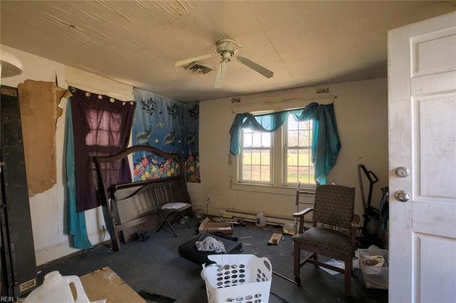 4028 Buena Vista RD, Saluda, VA 23149