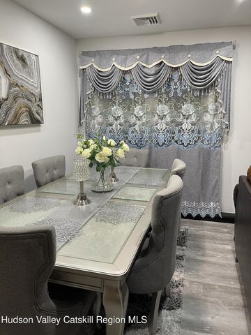 33 Mary Ave, Lake Katrine, NY 12449