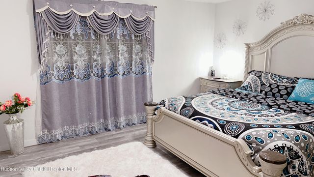 33 Mary Ave, Lake Katrine, NY 12449