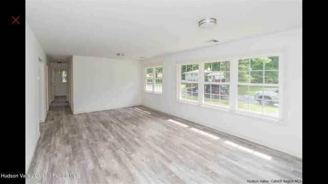 33 Mary Ave, Lake Katrine, NY 12449