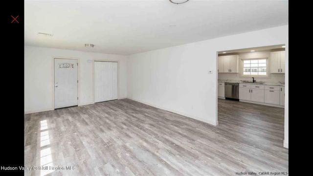 33 Mary Ave, Lake Katrine, NY 12449