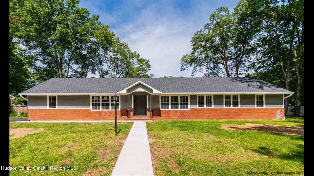 33 Mary Ave, Lake Katrine, NY 12449