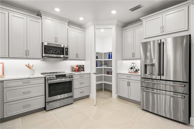 15339 Giardino DR 11-103, Naples, FL 34114