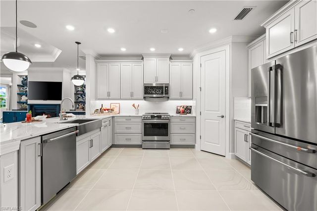 15339 Giardino DR 11-103, Naples, FL 34114