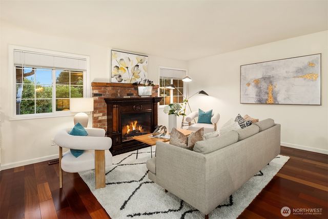 2805 112th Avenue SE, Bellevue, WA 98004