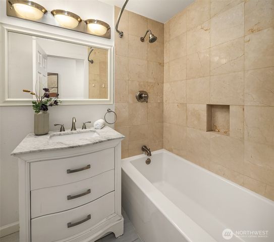 2805 112th Avenue SE, Bellevue, WA 98004