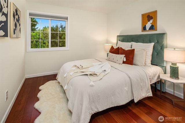 2805 112th Avenue SE, Bellevue, WA 98004