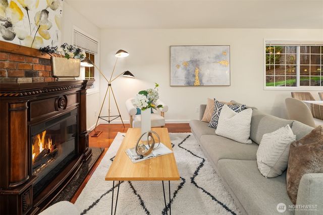 2805 112th Avenue SE, Bellevue, WA 98004