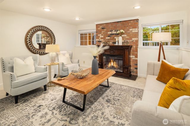 2805 112th Avenue SE, Bellevue, WA 98004