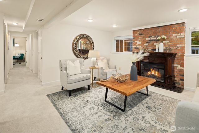 2805 112th Avenue SE, Bellevue, WA 98004