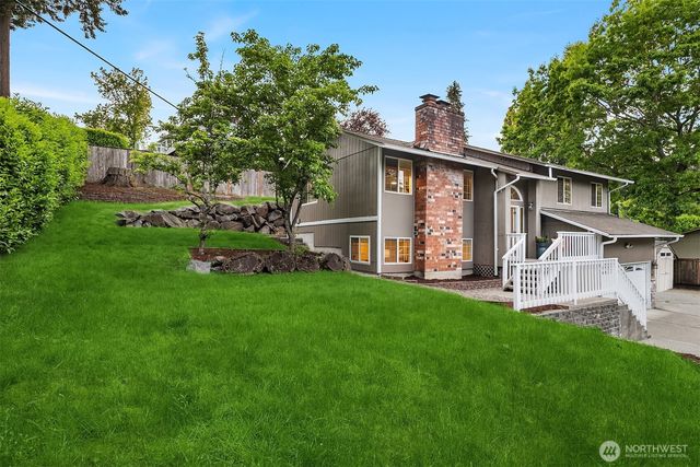 2805 112th Avenue SE, Bellevue, WA 98004