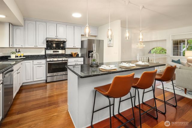 2805 112th Avenue SE, Bellevue, WA 98004