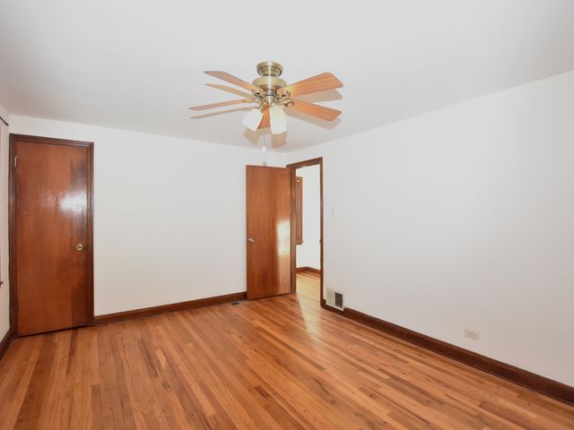 5153 W 64th Place, Chicago, IL 60638